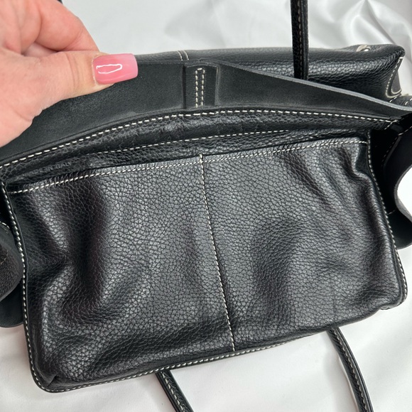 TOD'S BLACK LEATHER ICONIC PRINCESS DIANA SHOULDER BAG LIKE NEW ~EUC - Picture 13 of 17